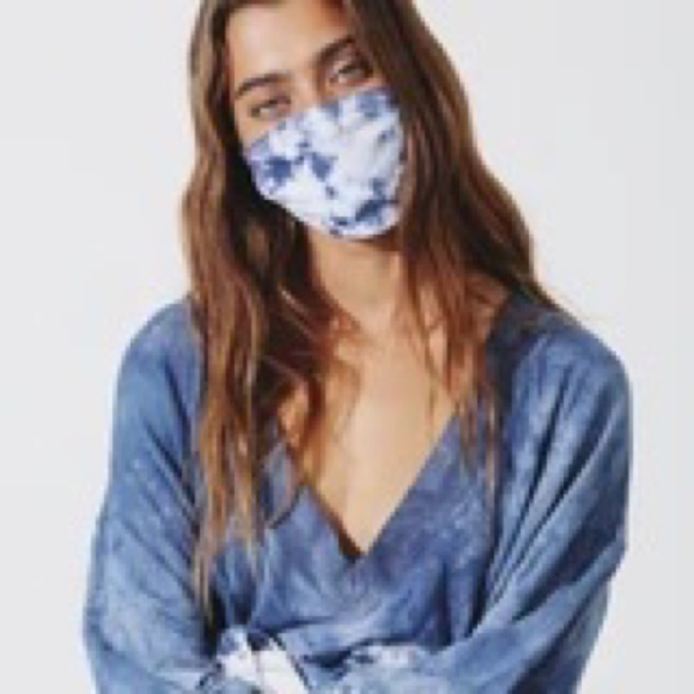 NWT Electric & Rose Face Mask